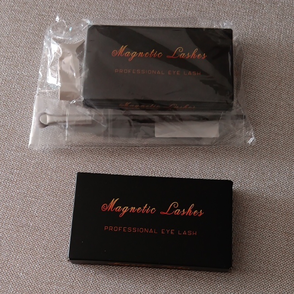 Source Unknown Magnetic Lashes - Black